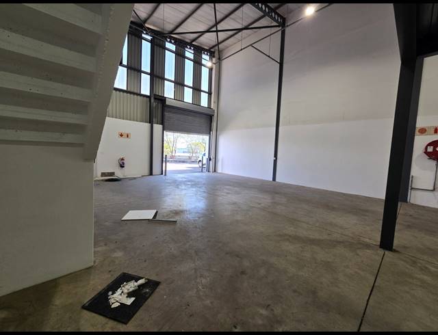 245M² WAREHOUSE TO LET IN MEADOWDALE
